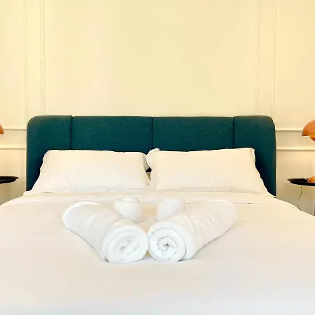 Renovated 23 2br 6p Champs Elysees-arc De Triomphe *